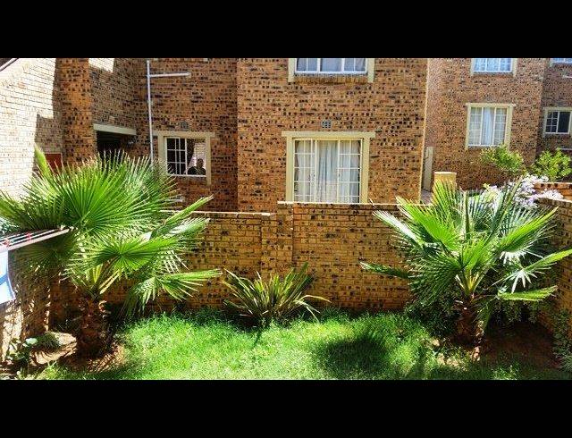 2 BEDROOM PROPERTY TO RENT IN RADIOKOP